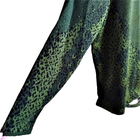 Maggie Mcnaughton Green and Black Pixelated Print Women's Sweater Plus size 1X - Picture 2 of 5